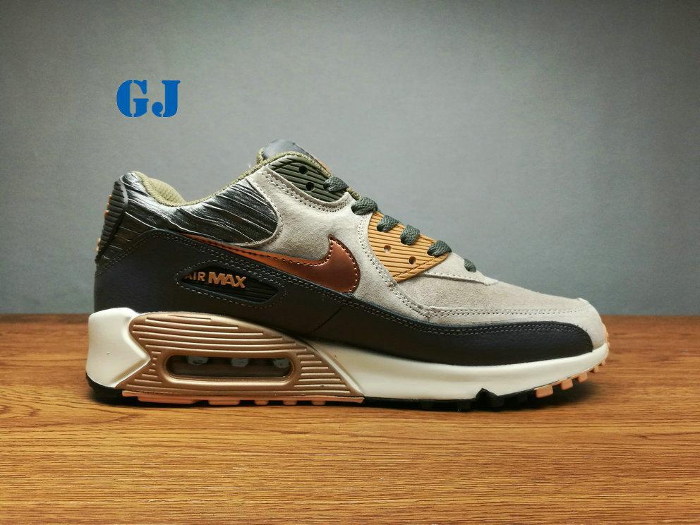 Nike Air Max 90 Women's Sneaker