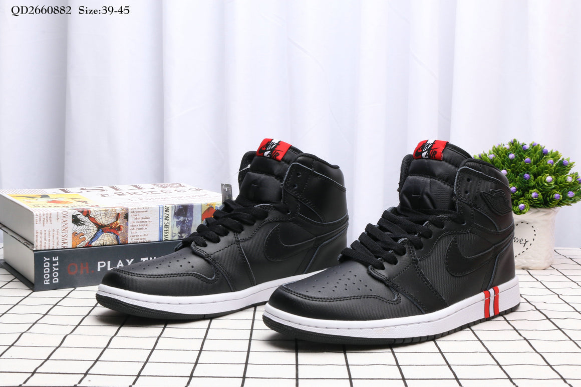 Nike Air Jordan 1OG Bred - Black