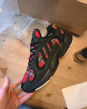 Adidas YEEZY700 Absolute Vintage Sneaker - Black