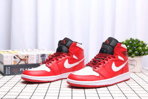 Nike Air Jordan 1OG Bred - Red