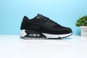 Nike Air Max 90 Essential Sneaker