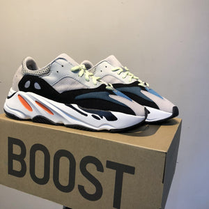 Adidas Yeezy Boost 700