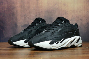 Adidas Yeezy Boost 700 V2 Sneaker - Black