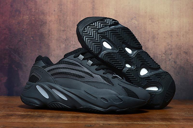 Adidas Yeezy Boost 700 V2 Sneaker - Black